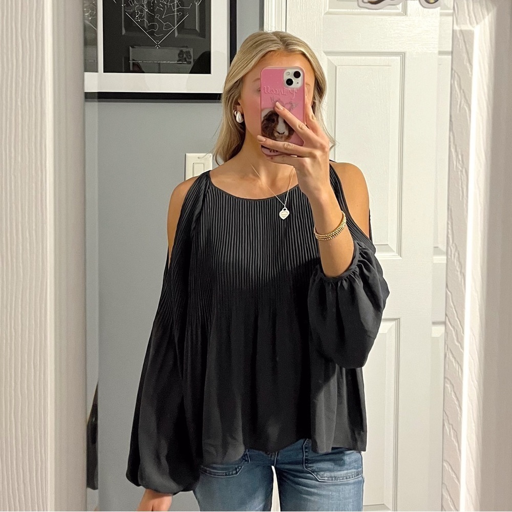 ASTR The Label Open Shoulder Grey Blouse